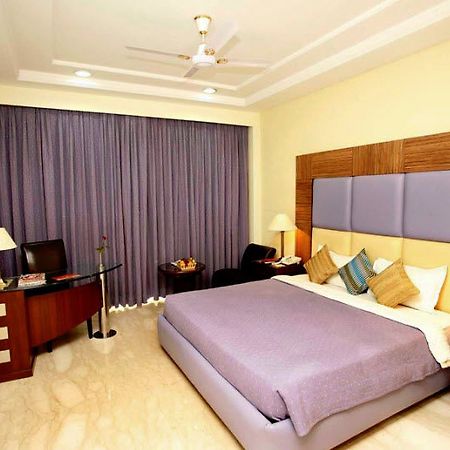 Hotel Star Rocks Нью-Дели Экстерьер фото